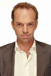 Hugo Weaving